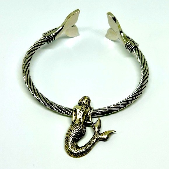 Handmade Mermaid Tail Adjustable Fit Cuff Bracelet! - Picture 4 of 8